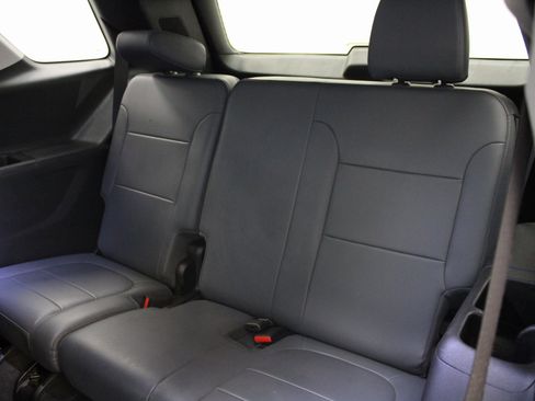 Used 2021 Chevrolet Traverse Premier w/ LPO, Floor Liner Package image 27