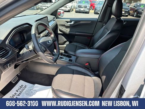 Used 2024 Ford Escape ST-Line w/ Tech Pack #1 AWD/4WD image 9