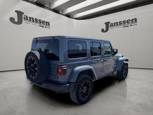 Used 2024 Jeep Wrangler Unlimited Sahara AWD/4WD image 4