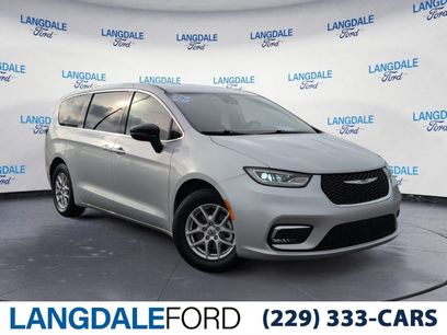 Used 2024 Chrysler Pacifica Touring-L