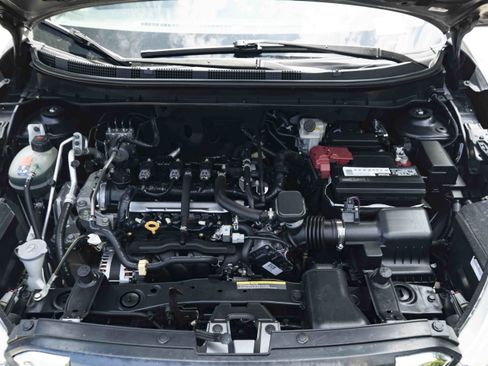 Used 2018 Nissan Kicks SV FWD image 36
