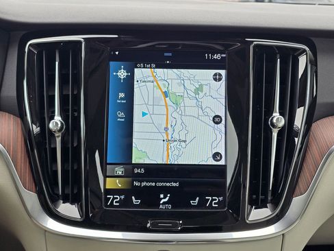 Used 2022 Volvo S60 B5 Inscription image 30