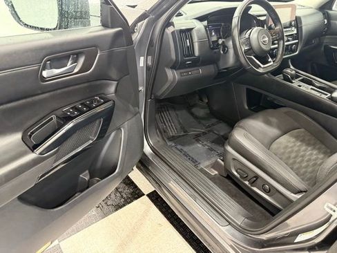 Used 2022 Nissan Pathfinder SV image 31