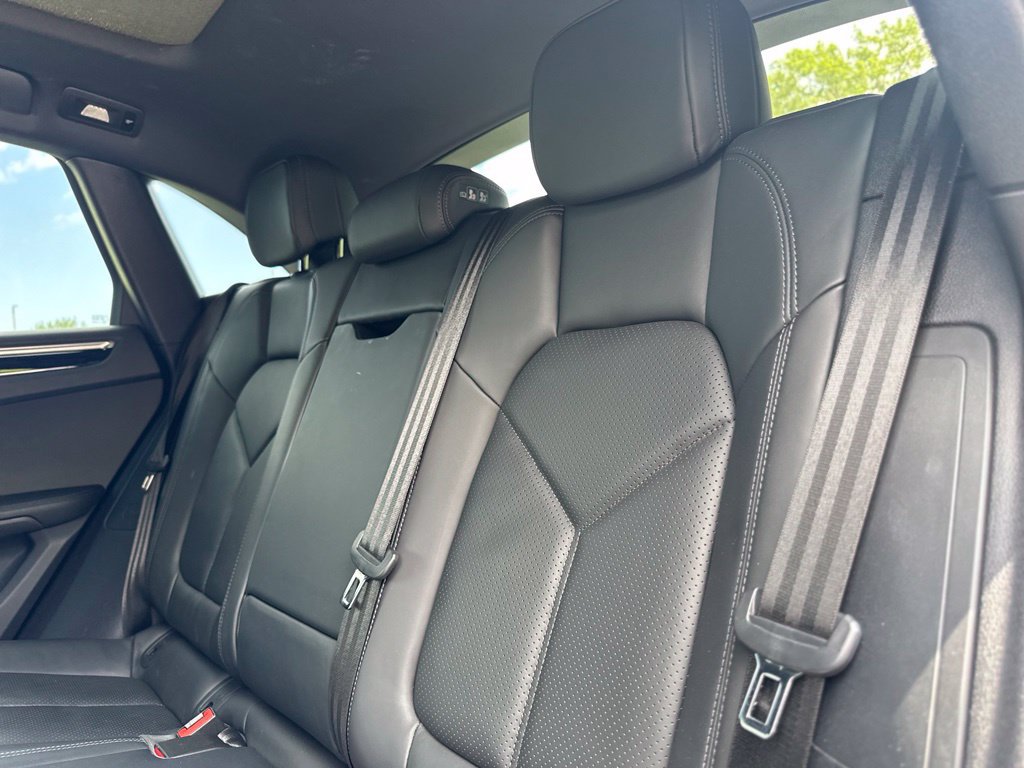Used 2023 Porsche Macan AWD/4WD image 19