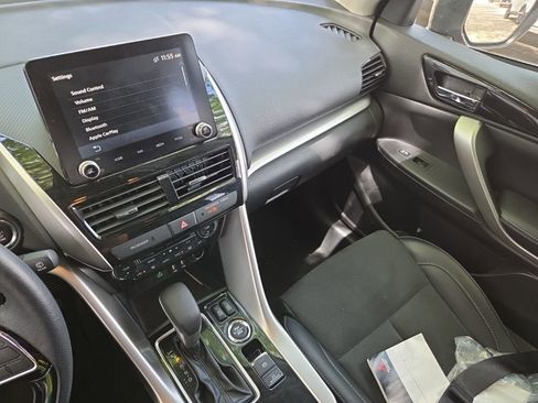 Used 2025 Mitsubishi Eclipse Cross SE image 3