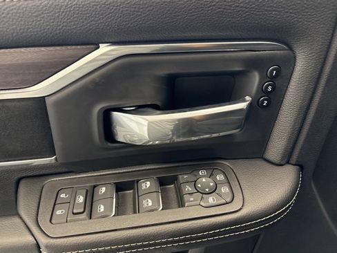 New 2026 RAM 2500 Laramie AWD/4WD image 14
