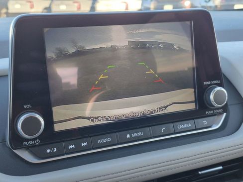 Used 2024 Nissan Rogue SV image 22