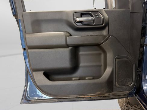 Used 2021 Chevrolet Silverado 2500 Custom w/ Custom Value Package image 15