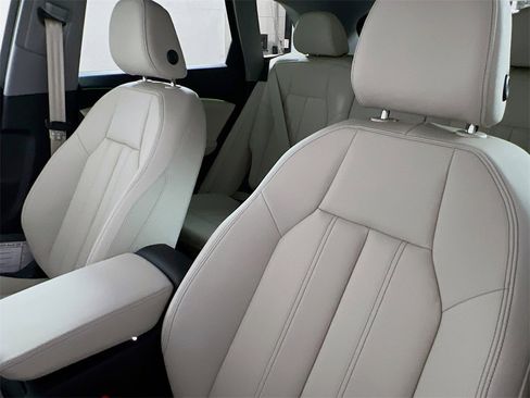 New 2025 Audi Q5 Premium image 10
