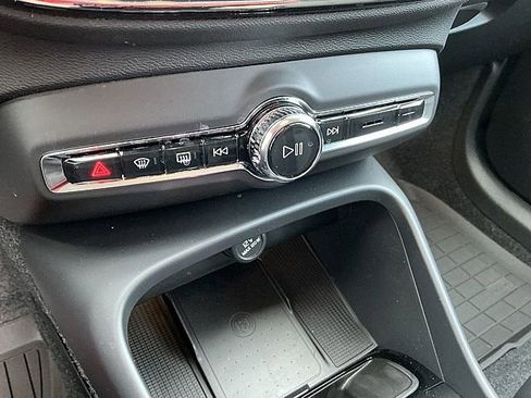 New 2026 Volvo XC40 B5 Plus w/ Protection Package Premier image 17