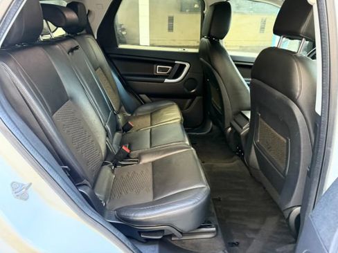 Used 2019 Land Rover Discovery Sport SE AWD/4WD image 15