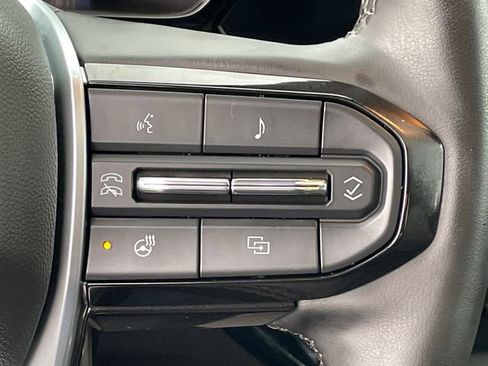 Certified 2025 Chevrolet Colorado ZR2 w/ Technology Package AWD/4WD image 32