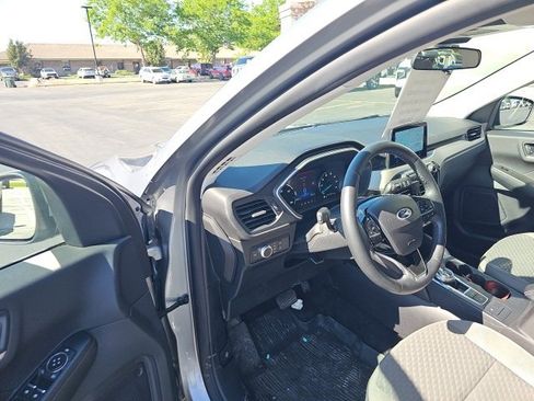 Used 2021 Ford Escape SE w/ Cold Weather Package image 30