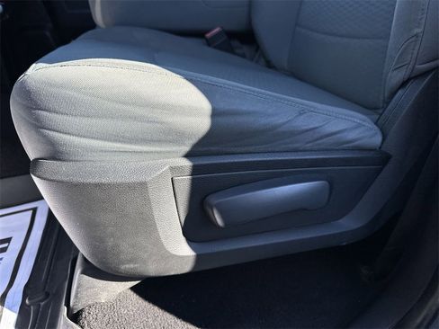 Used 2017 RAM 1500 Express image 4