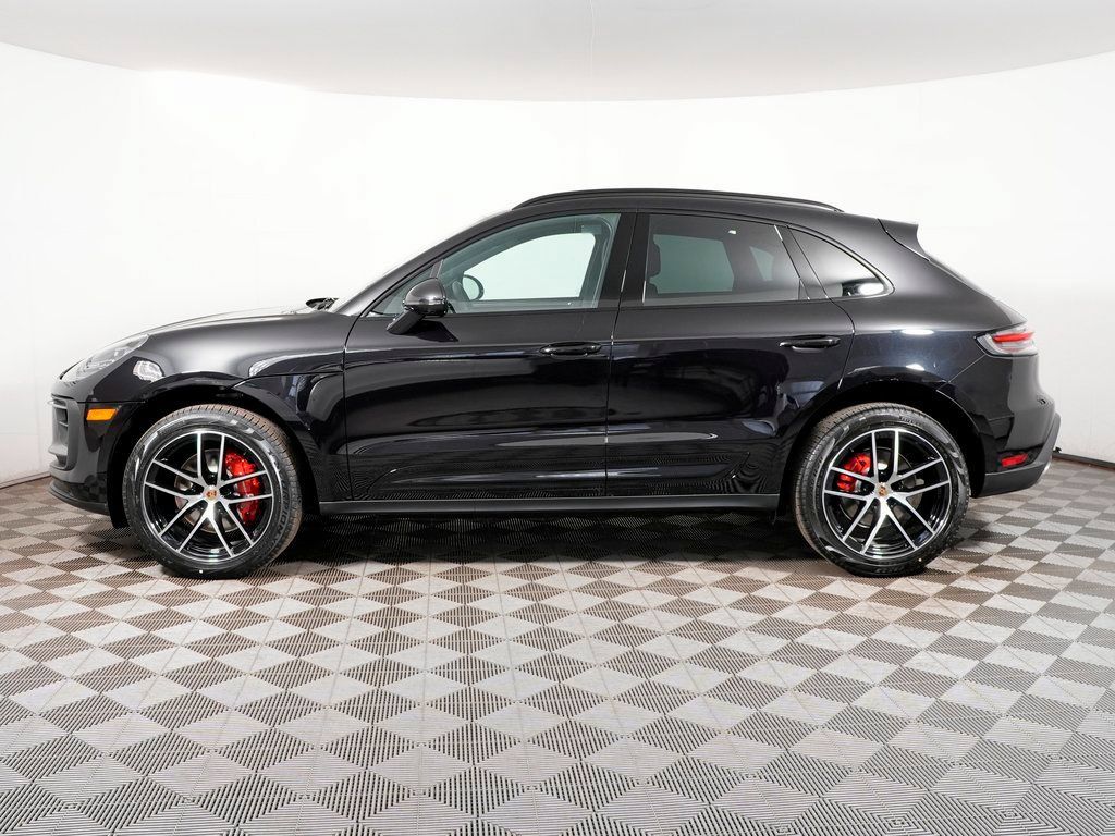 Certified 2026 Porsche Macan S AWD/4WD image 2