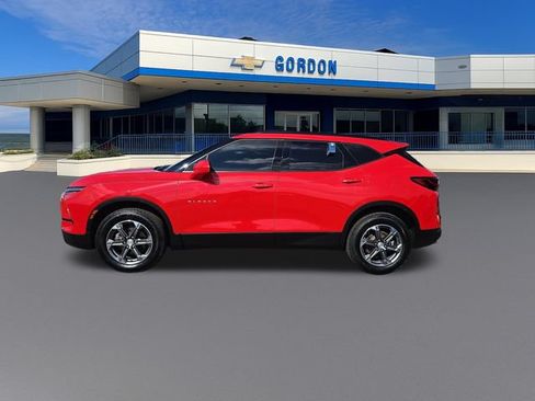 Used 2023 Chevrolet Blazer LT w/ Convenience Package FWD image 2