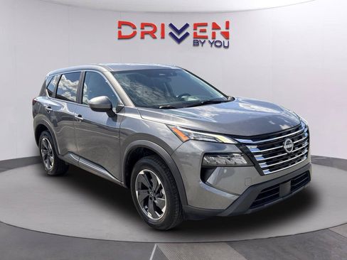 Used 2025 Nissan Rogue SV FWD image 1