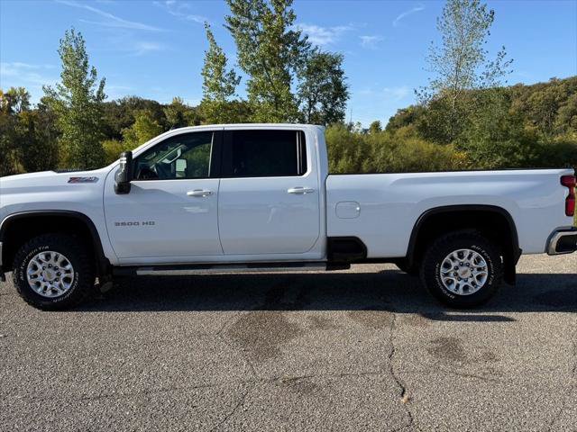 Used 2024 Chevrolet Silverado 3500 LT w/ Convenience Package AWD/4WD image 6