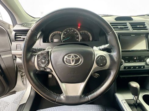 Used 2014 Toyota Camry SE image 17