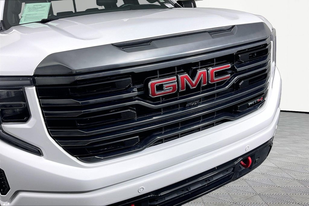 Used 2024 GMC Sierra 1500 AT4 w/ Technology Package AWD/4WD image 29