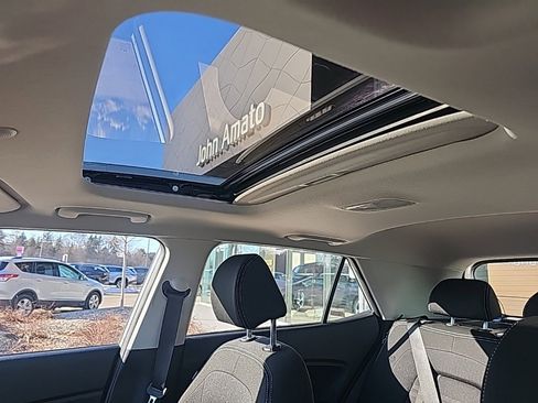 Certified 2023 Hyundai Venue SEL image 25