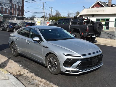 Used 2025 Hyundai Sonata SEL FWD image 4