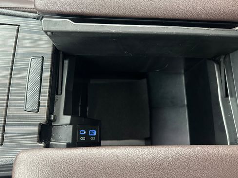 Used 2023 Toyota Sienna Platinum image 32