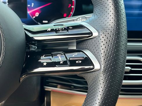Used 2024 Mercedes-Benz GLS 450 4MATIC image 35