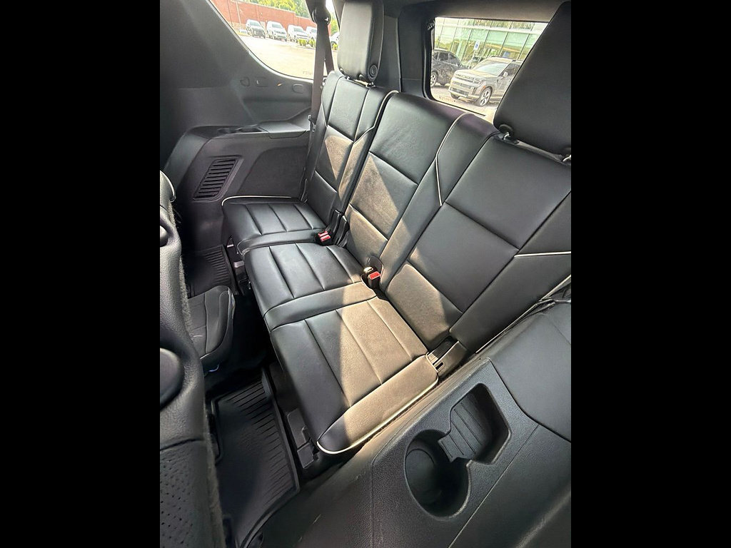 Used 2023 Cadillac Escalade Premium Luxury AWD/4WD image 15