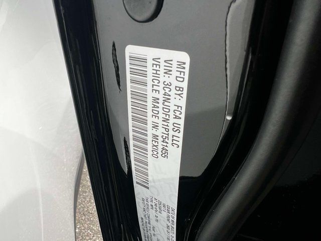 Used 2023 Jeep Compass Latitude AWD/4WD image 18