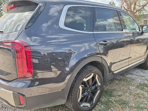 Used 2025 Kia Telluride S image 2