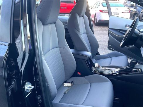 Used 2025 Toyota Corolla SE image 9