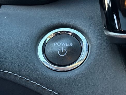 Used 2023 Toyota Highlander Limited image 22