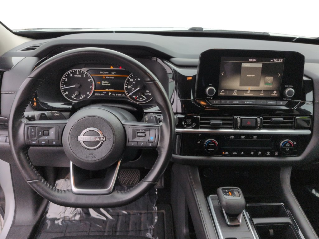Used 2025 Nissan Pathfinder SV AWD/4WD image 14