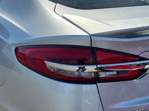Used 2019 Ford Fusion SE w/ Equipment Group 151A FWD image 20