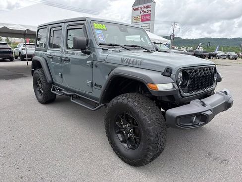 Used 2024 Jeep Wrangler Unlimited Sport AWD/4WD image 3