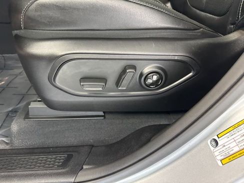 Used 2023 Jeep Grand Cherokee 4WD 4xe w/ Luxury Tech Group II image 17