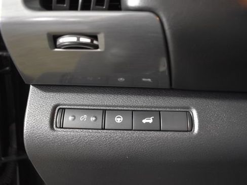 Used 2023 Nissan Pathfinder SL AWD/4WD image 14