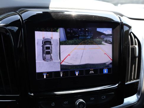 Used 2023 Chevrolet Traverse Premier FWD image 35