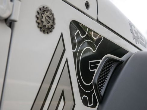 New 2026 Jeep Wrangler Unlimited Rubicon w/ Technology Group image 79