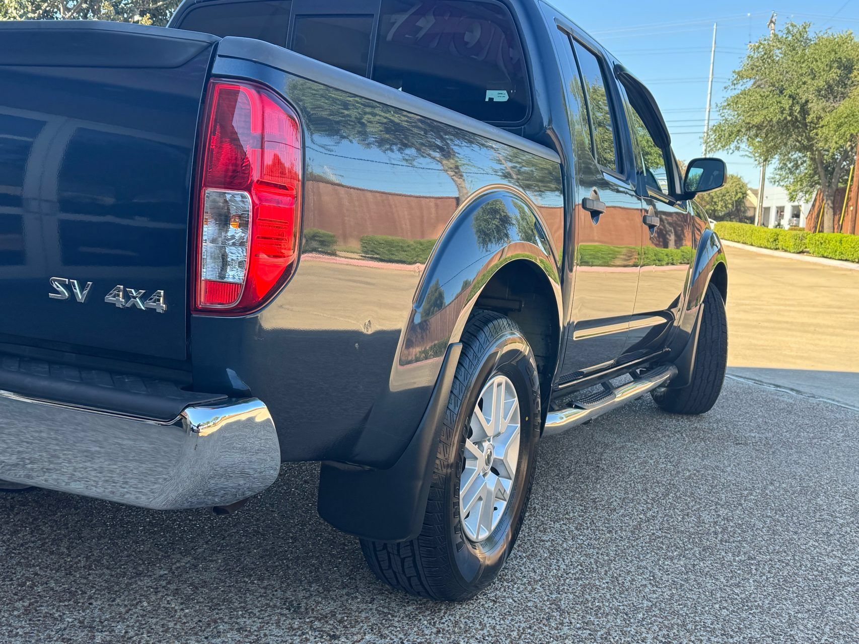 Used 2019 Nissan Frontier SV AWD/4WD image 4