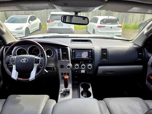 Used 2015 Toyota Sequoia Platinum AWD/4WD image 10
