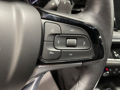 Used 2023 Buick Enclave Essence w/ Sport Touring Edition image 20