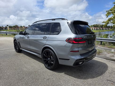 Used 2024 BMW X7 xDrive40i w/ Executive Package image 2