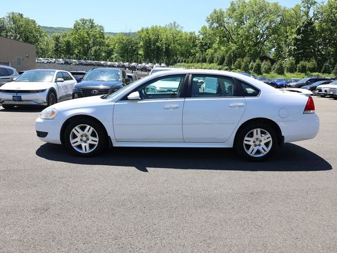 Used 2010 Chevrolet Impala LT w/ Luxury Edition Package FWD image 4