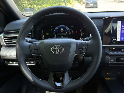 Used 2025 Toyota Camry SE FWD image 22