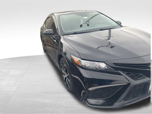 Used 2021 Toyota Camry SE FWD image 20