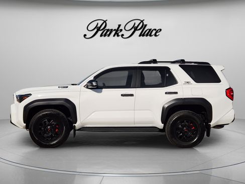 Used 2025 Toyota 4Runner TRD Off-Road image 2