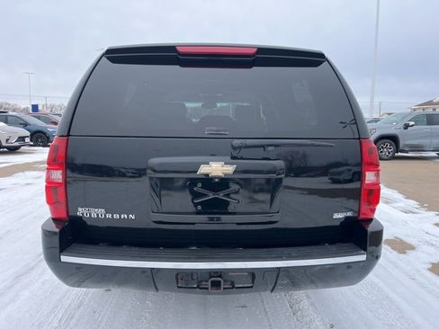 Used 2009 Chevrolet Suburban LTZ image 4