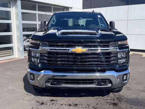 Used 2025 Chevrolet Silverado 2500 LT w/ Convenience Package image 9